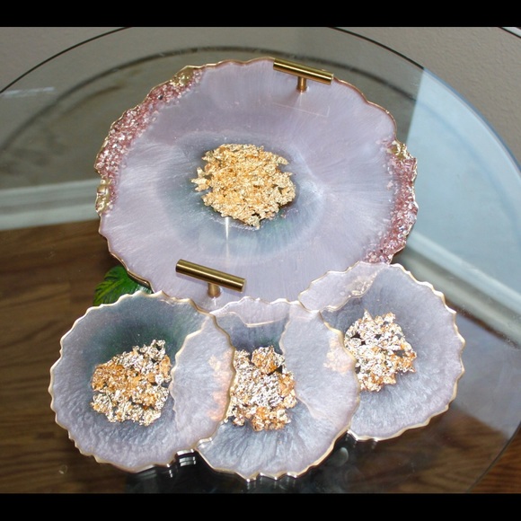 Handmade Blush Round Resin Tray With Handles And Coasters - Picture 2 of 8